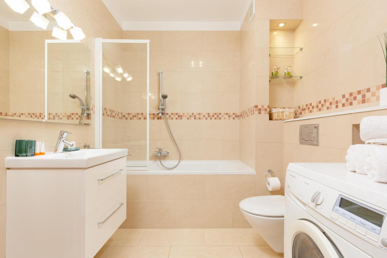 Apartment Mokotow Bluszczanska By Renters Warsaw