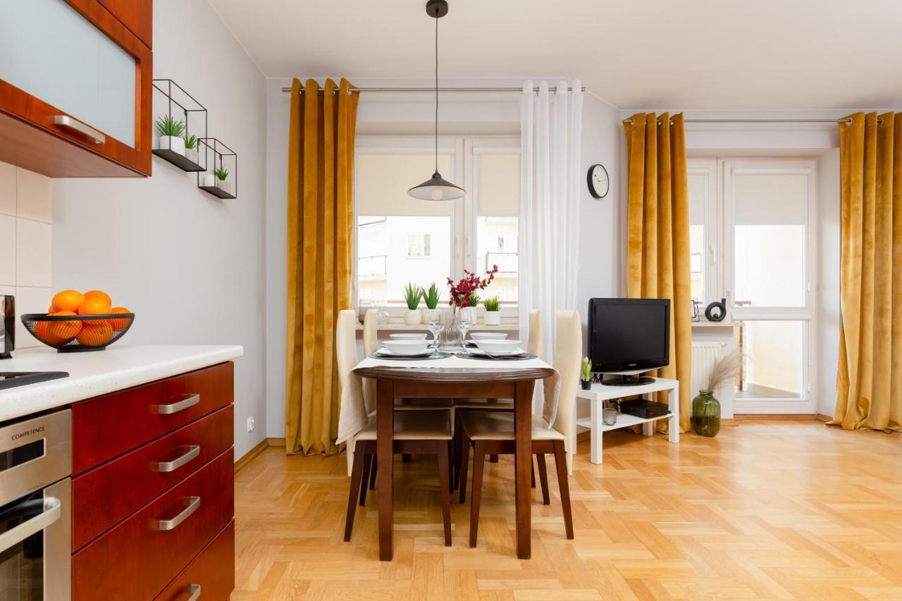 Mokotow Bluszczanska By Renters Apartment