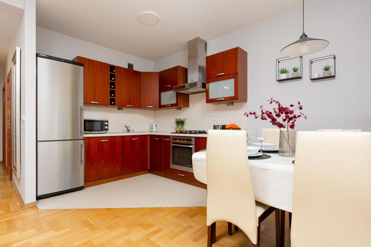 Apartment Mokotow Bluszczanska By Renters Warsaw